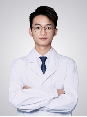 Dr. Yau Kin Yeung