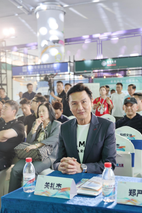 香港演員關禮傑作為特邀嘉賓出席深港青春大道活動