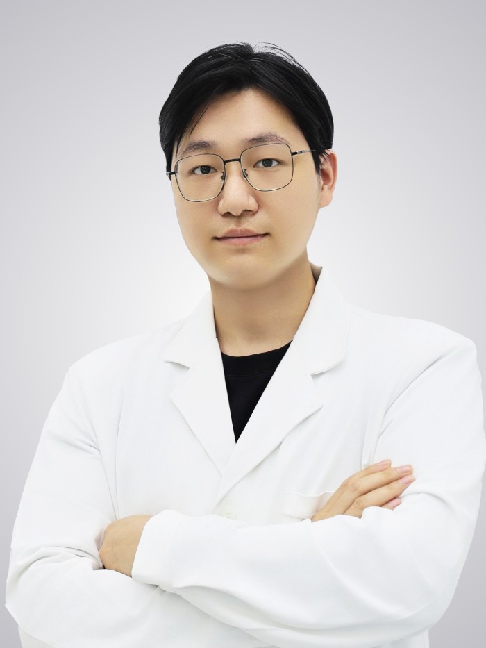 Dr. Lei Yeung Yeung Dr. Lei Yeung Yeung